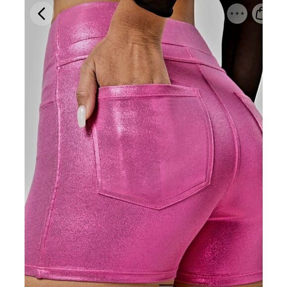 NWT SOFTLYZERO FAUX LEATHER HIGH WAISTED METALLIC FOIL PRINT STRETCHY CASUAL BIK - Picture 3 of 7